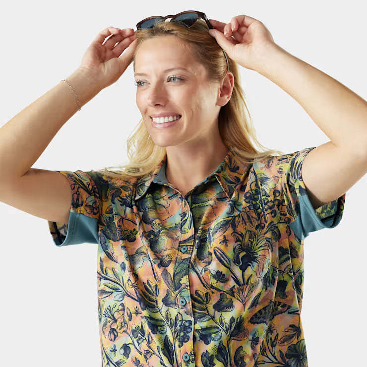 Smartwool Merino Socks Wome's Everyday Short Sleeve Button Down - Image 3