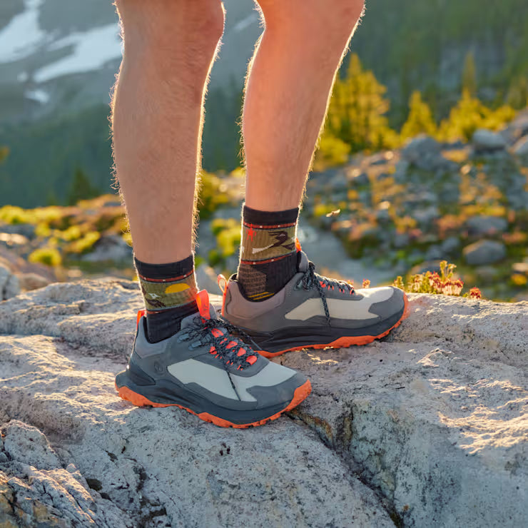 Smartwool Merino Socks Hike Soaring Mid Crew Socks - Image 2