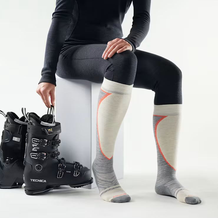 Smartwool Merino Socks Women's Ski Extra Stretch Over The Calf Socks - Image 2
